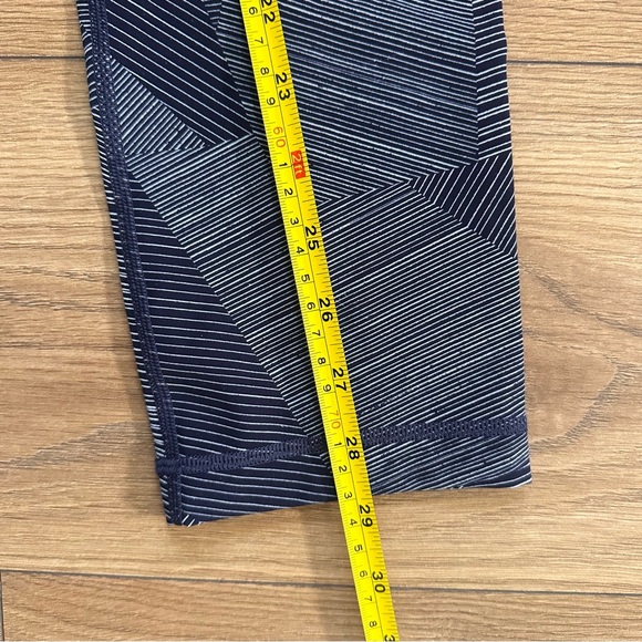 Lululemon Wunder Under High-rise Crop Etch Hail Midnight Navy 15 “ - Picture 4 of 8
